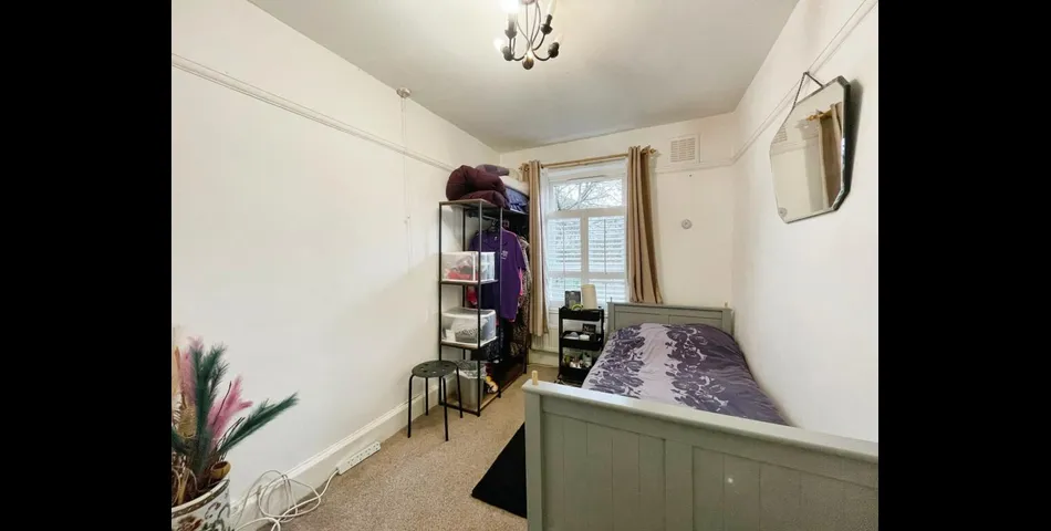 End of Terrace Home - Large Plot - Excellent First Time or Investment Purchase - Bristol