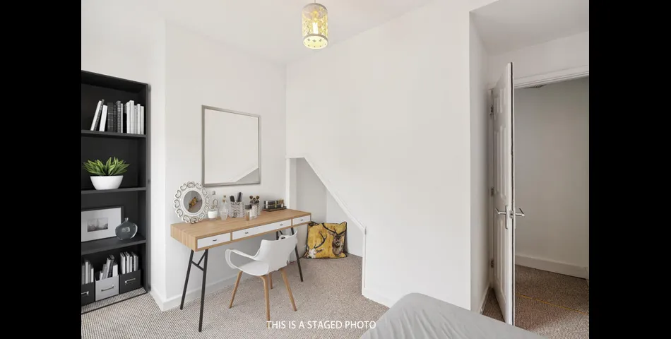 Stunning Mid Terrace Home - Popular Location - Caversham, Reading (RG4)