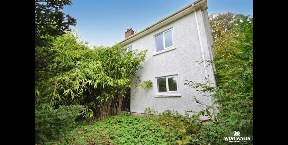 Semi Detached Property for Renovation - Cardiagn (SA43)