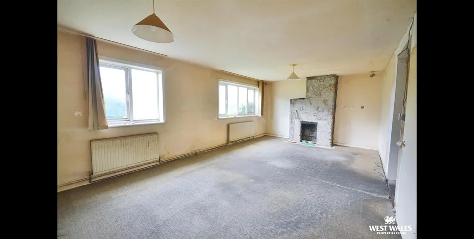 Semi Detached Property for Renovation - Cardiagn (SA43)
