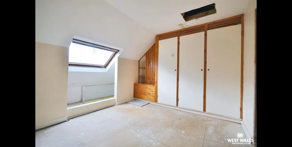 Semi Detached Property for Renovation - Cardiagn (SA43)