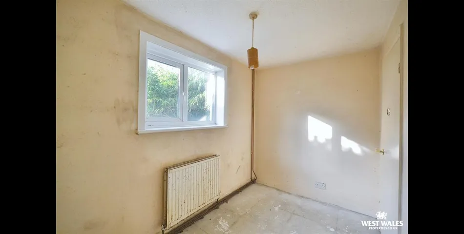 Semi Detached Property for Renovation - Cardiagn (SA43)