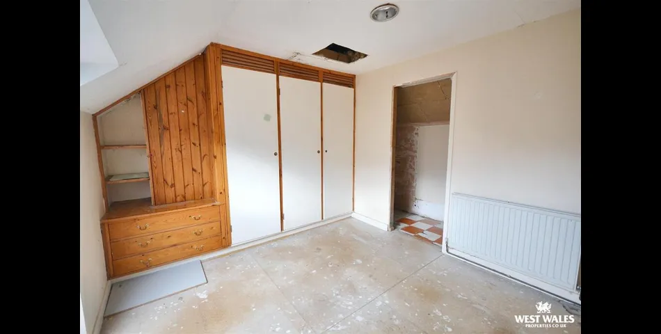 Semi Detached Property for Renovation - Cardiagn (SA43)
