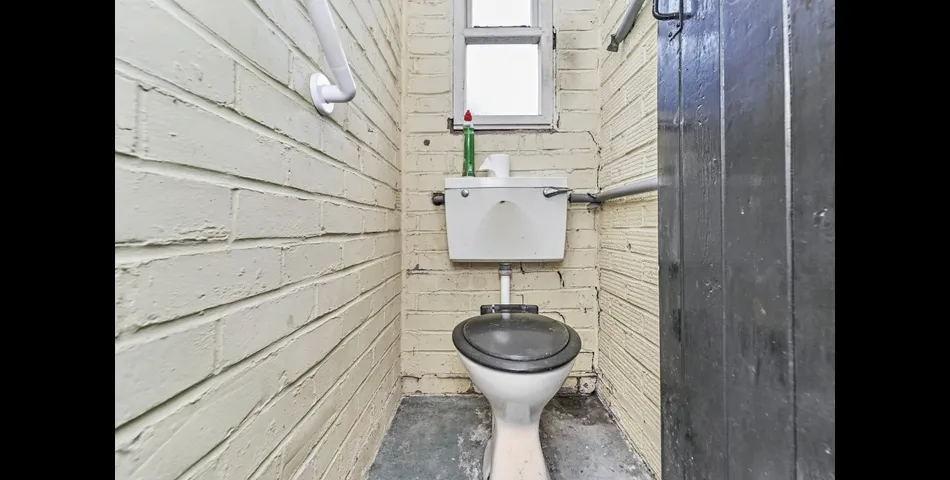 Three Bedroom Detached Family Home - Renovation Required - Birmingham (B37)