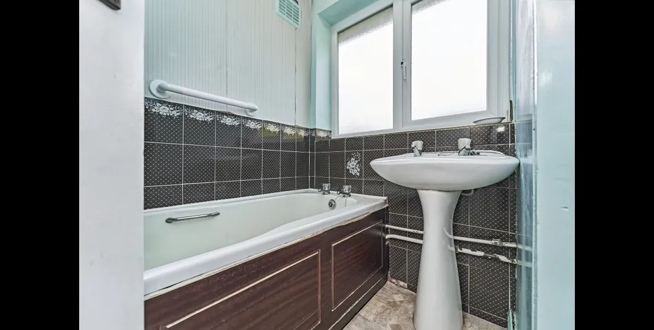 Three Bedroom Detached Family Home - Renovation Required - Birmingham (B37)