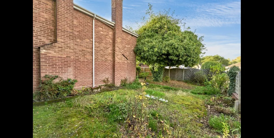 Three Bedroom Detached Family Home - Renovation Required - Birmingham (B37)