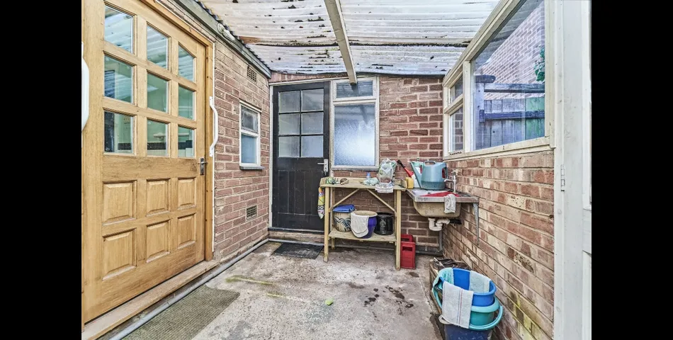 Three Bedroom Detached Family Home - Renovation Required - Birmingham (B37)