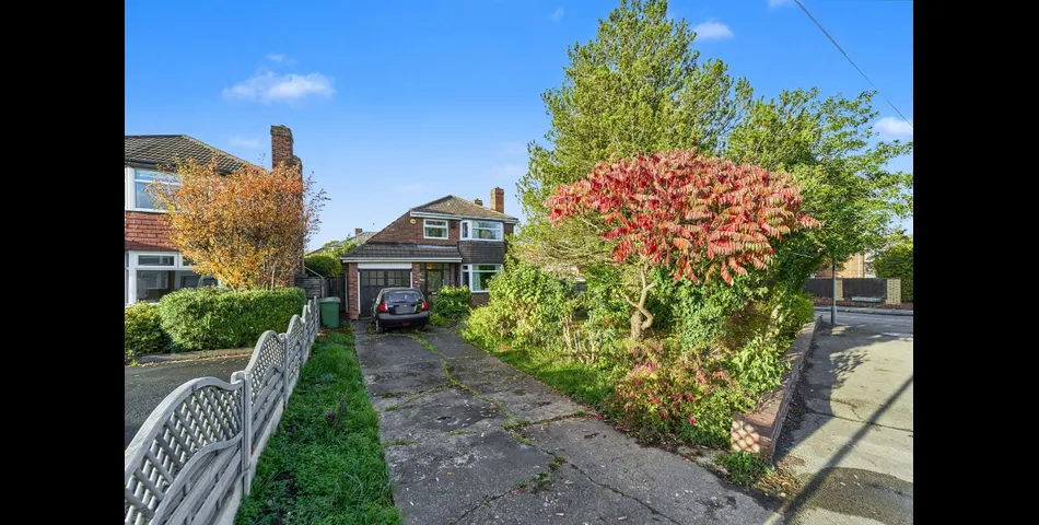 Three Bedroom Detached Family Home - Renovation Required - Birmingham (B37)