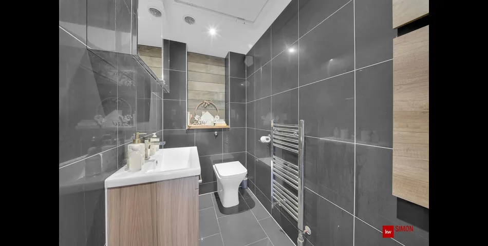 Stunning Family Home - Salterforth (BB18)