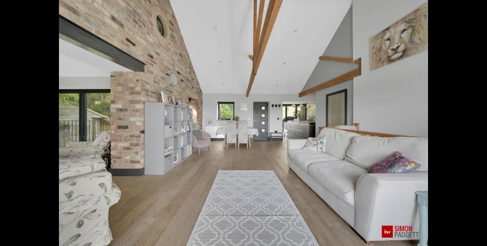 Stunning Family Home - Salterforth (BB18)