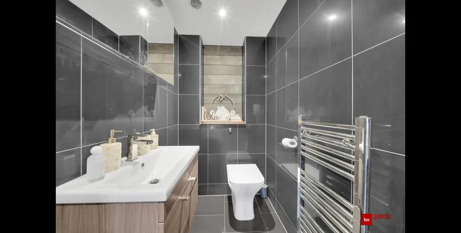 Stunning Family Home - Salterforth (BB18)