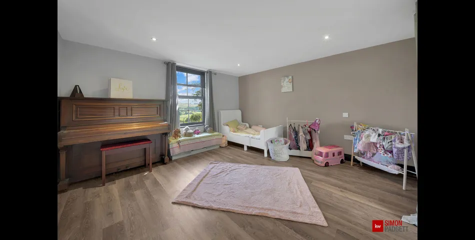 Stunning Family Home - Salterforth (BB18)