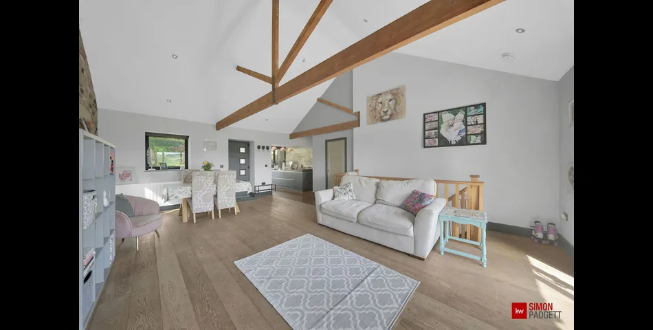 Stunning Family Home - Salterforth (BB18)