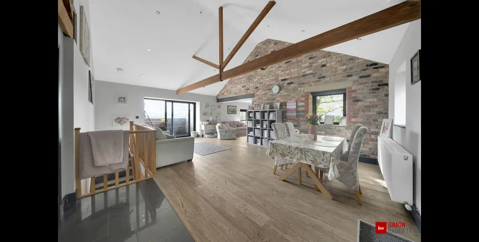 Stunning Family Home - Salterforth (BB18)