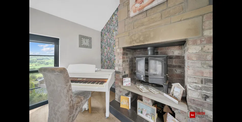 Stunning Family Home - Salterforth (BB18)