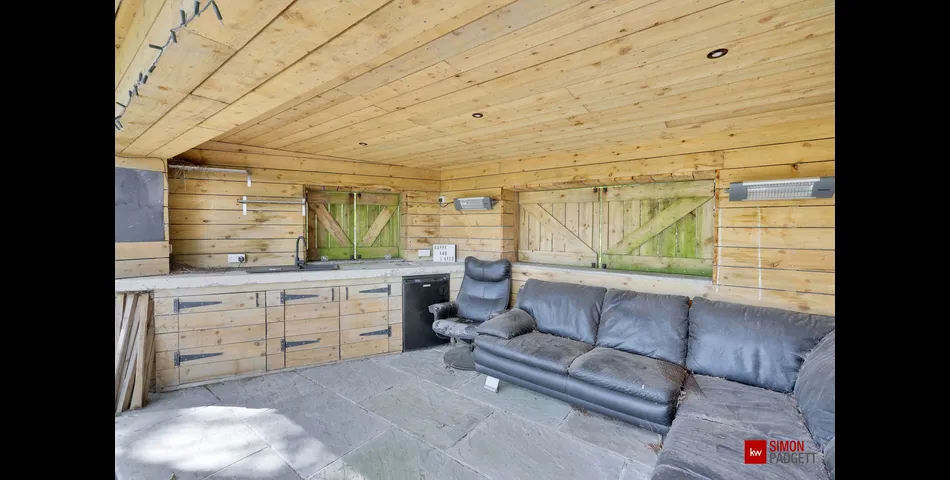 Stunning Family Home - Salterforth (BB18)