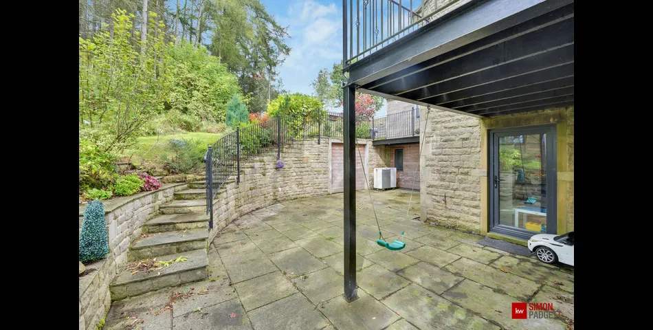 Stunning Family Home - Salterforth (BB18)