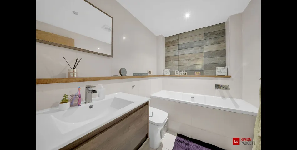 Stunning Family Home - Salterforth (BB18)