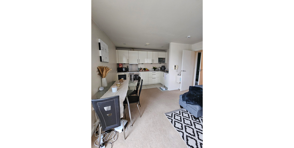 Two Bedroom Apartment - Ideal Investment - Great Location - Salford (M3)