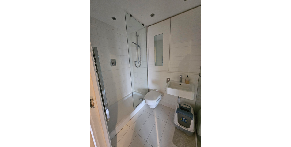 Two Bedroom Apartment - Ideal Investment - Great Location - Salford (M3)
