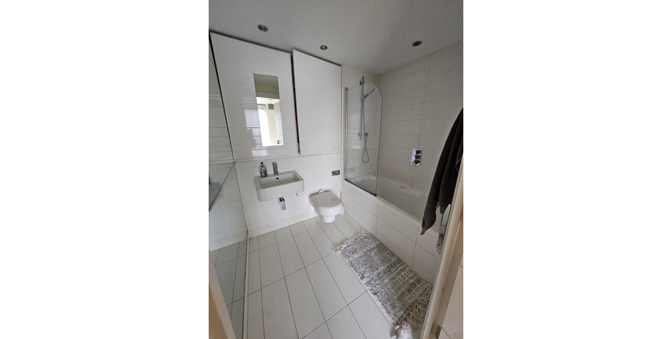 Two Bedroom Apartment - Ideal Investment - Great Location - Salford (M3)