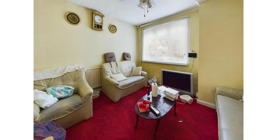 3 bedroom terraced house in need of modernisation throughout