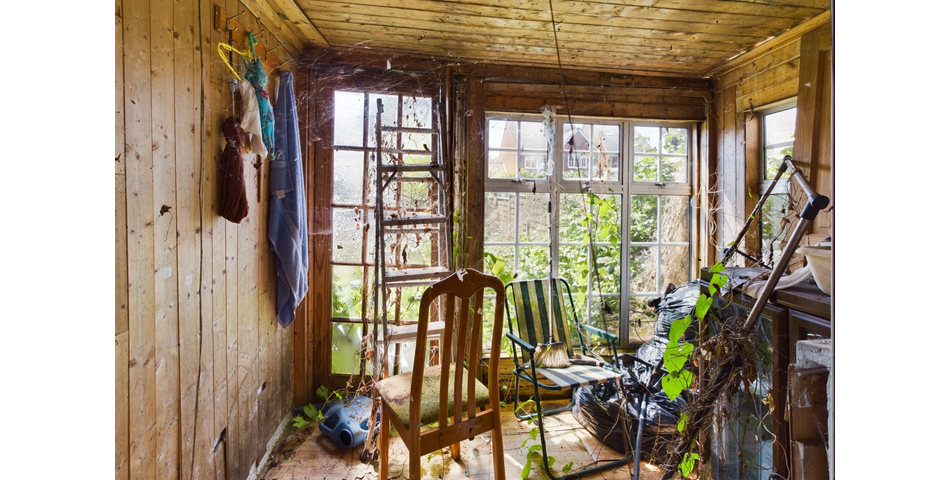 3 bedroom terraced house in need of modernisation throughout