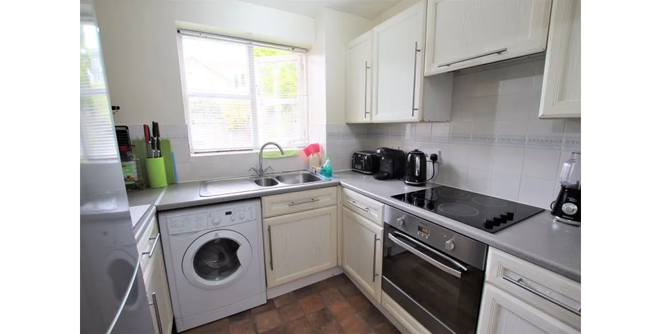 Ground Floor Purpose Built Apartment - Ideal Investment - Kingston upon Thames (KT1)