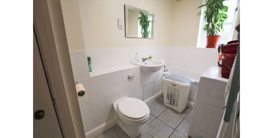 Ground Floor Purpose Built Apartment - Ideal Investment - Kingston upon Thames (KT1)