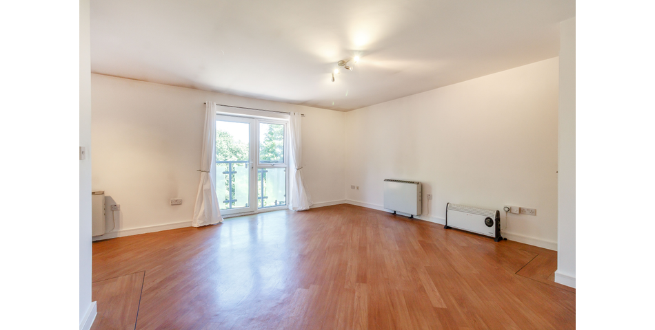 1 Bed Apartment - FOR SALE by Online Auction
