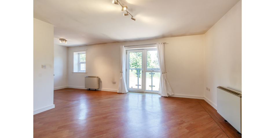 1 Bed Apartment - FOR SALE by Online Auction