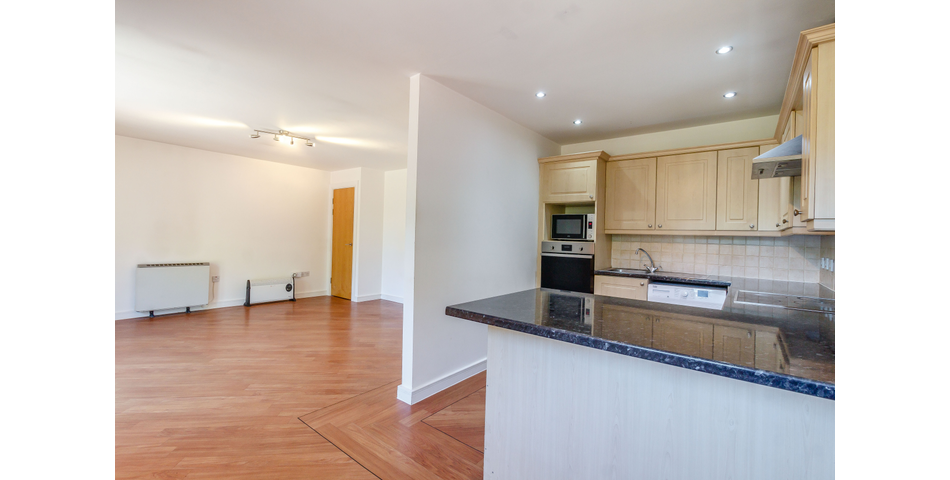 1 Bed Apartment - FOR SALE by Online Auction