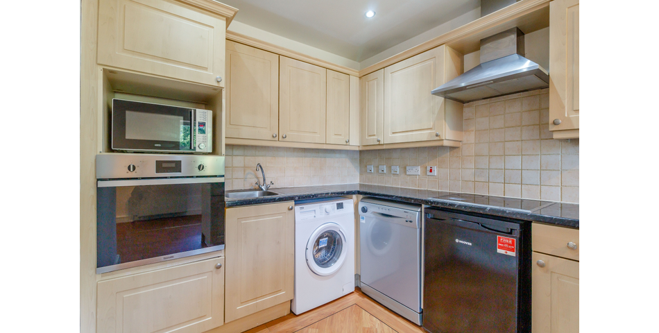 1 Bed Apartment - FOR SALE by Online Auction