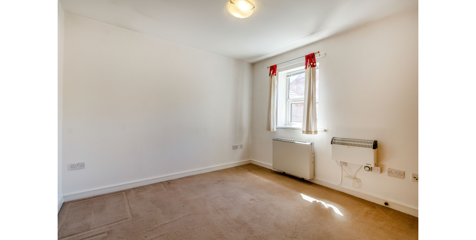 1 Bed Apartment - FOR SALE by Online Auction
