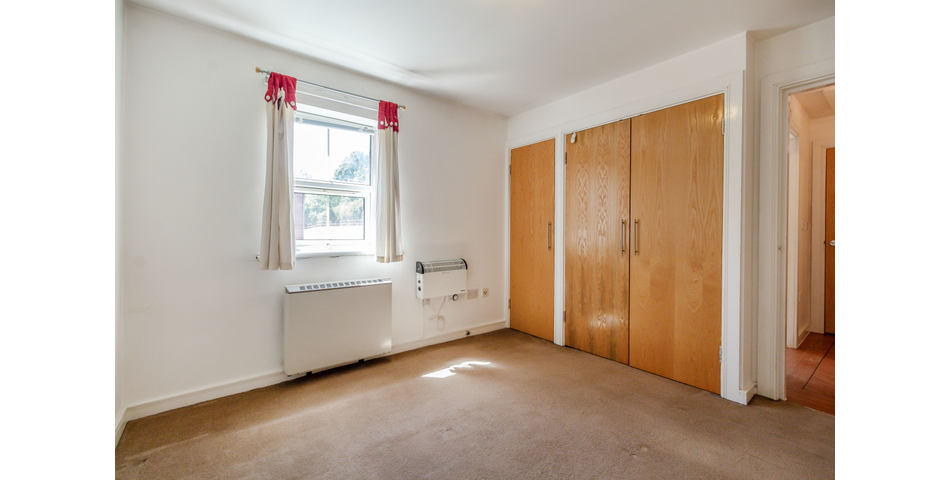 1 Bed Apartment - FOR SALE by Online Auction