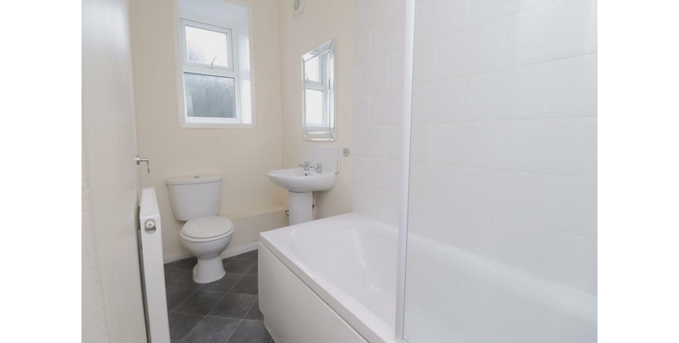 Investment/First Time Buyer Opportunity - Three Bedroom Property - Sheffield (S10)