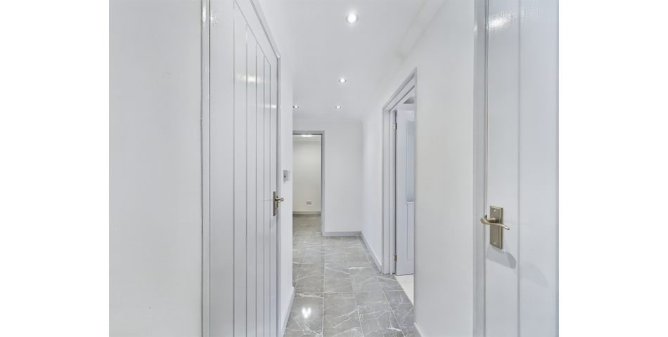 Renovated Four Bedroom End of Terrace Home - Crawley (RH11)