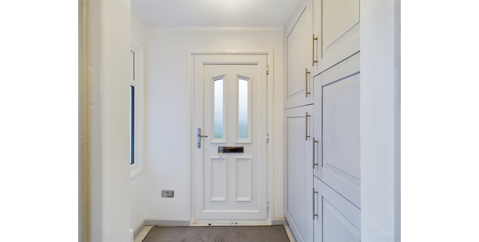 Renovated Four Bedroom End of Terrace Home - Crawley (RH11)