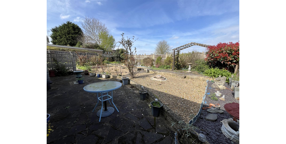 Two Bedroom Semi Bungalow - In need of Modernisation - Countesthorpe, Leics (LE8)
