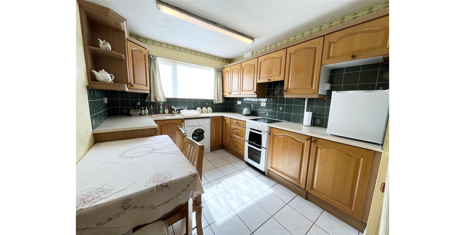 Two Bedroom Semi Bungalow - In need of Modernisation - Countesthorpe, Leics (LE8)