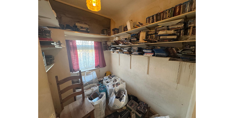 Three Bedroom Semi needing Renovation - Popular Location - Blaby, Leics (LE8) 