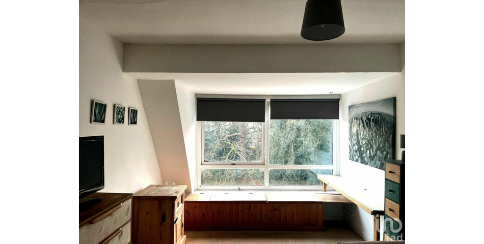 Studio Flat - Ideal Investment or First Time Purchase - Reigate 