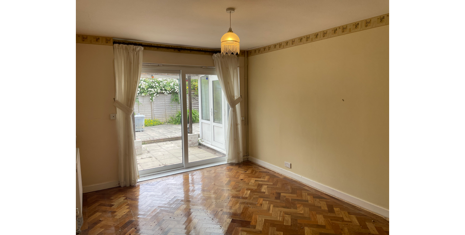 Three Bedroom Detached Bungalow - Bognor Regis (PO22)