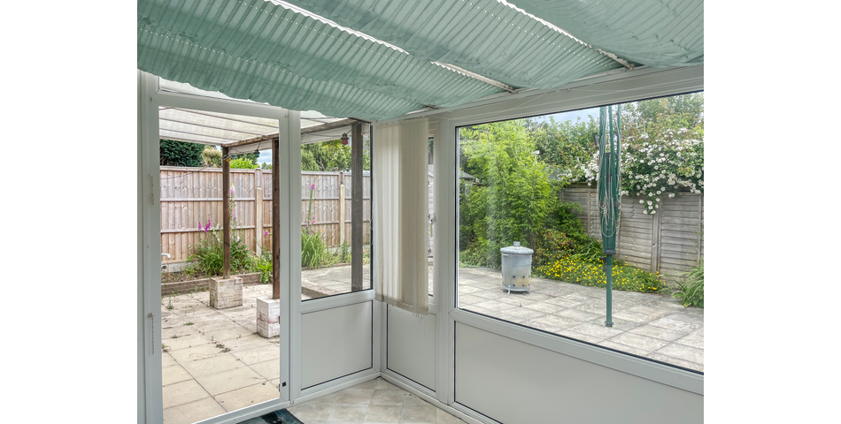 Three Bedroom Detached Bungalow - Bognor Regis (PO22)