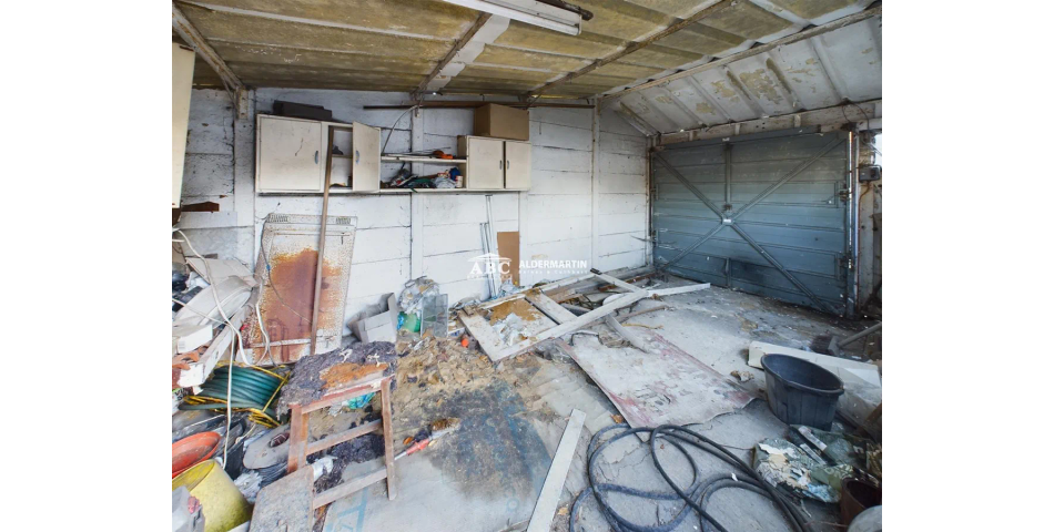 Larger than Average Property - Needing Modernisation - Hendon (NW4)