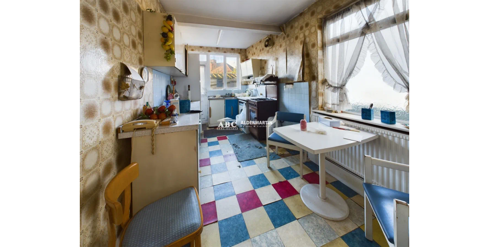Larger than Average Property - Needing Modernisation - Hendon (NW4)