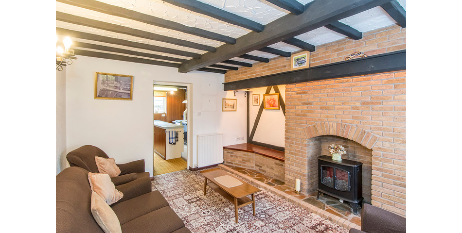 Cottage in Very Desirable Location - Requiring Modernisation - Shawell, Leicestershire (LE17)