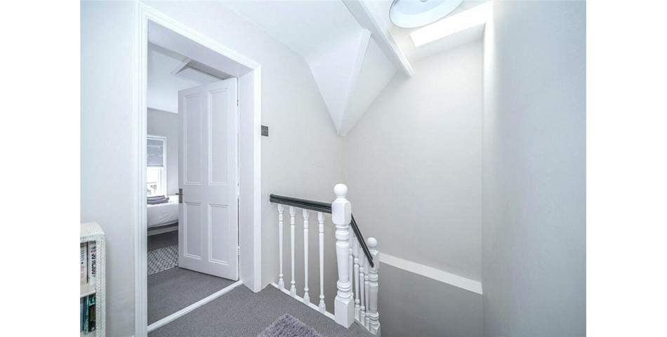 Three Bedroom Cottage - Ideal Holiday Let - Whitby (YO21)