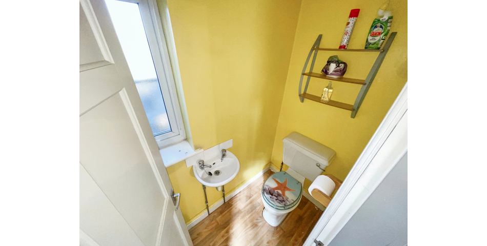 Two Bedroom Terrace in Need of Modernisation - Ideal First Time Buy/Investment (DN18)