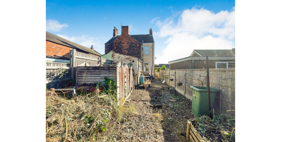 Two Bedroom Terrace in Need of Modernisation - Ideal First Time Buy/Investment (DN18)